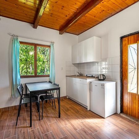 Chatový tábor Malý Ratmírov Exterior foto